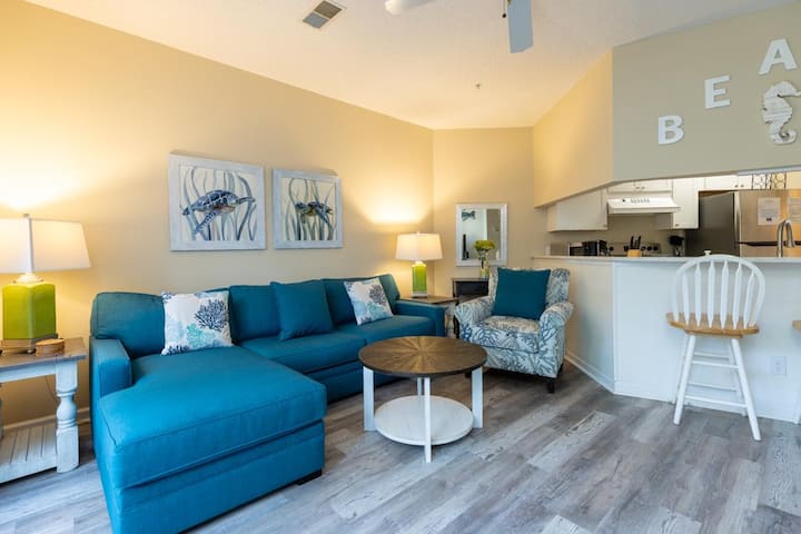48 Ocean Breeze: Pet Friendly, Pool Views - Hilton Head Island, SC