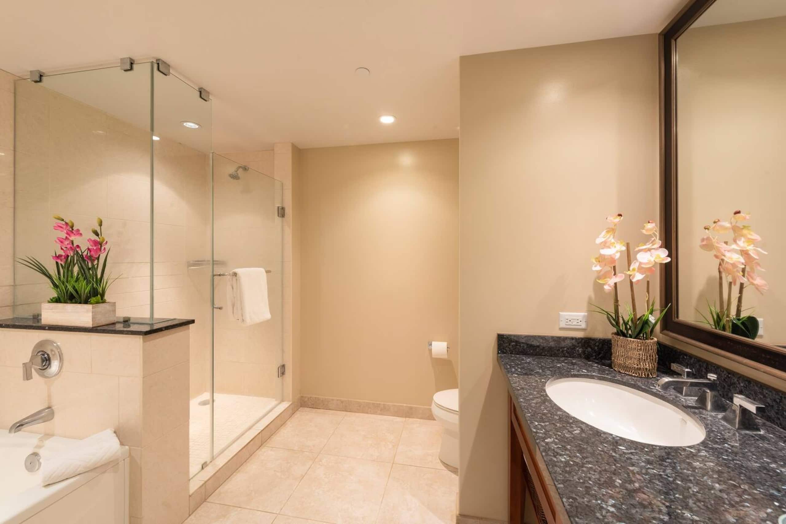 Condo in Lahaina · ★4.91 · 2 bedrooms · 3 beds · 2 baths - Image 21