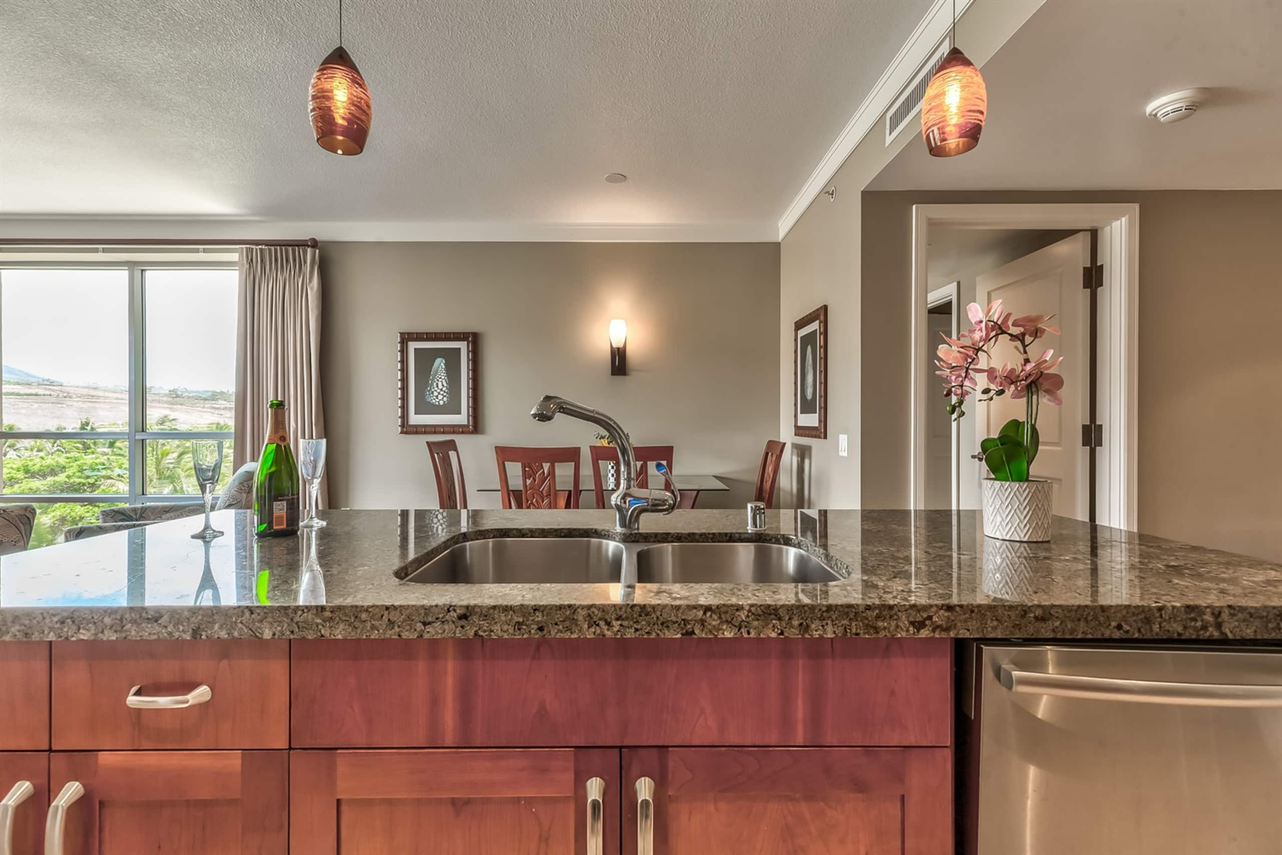 Condo in Lahaina · ★4.91 · 2 bedrooms · 3 beds · 2 baths - Image 8