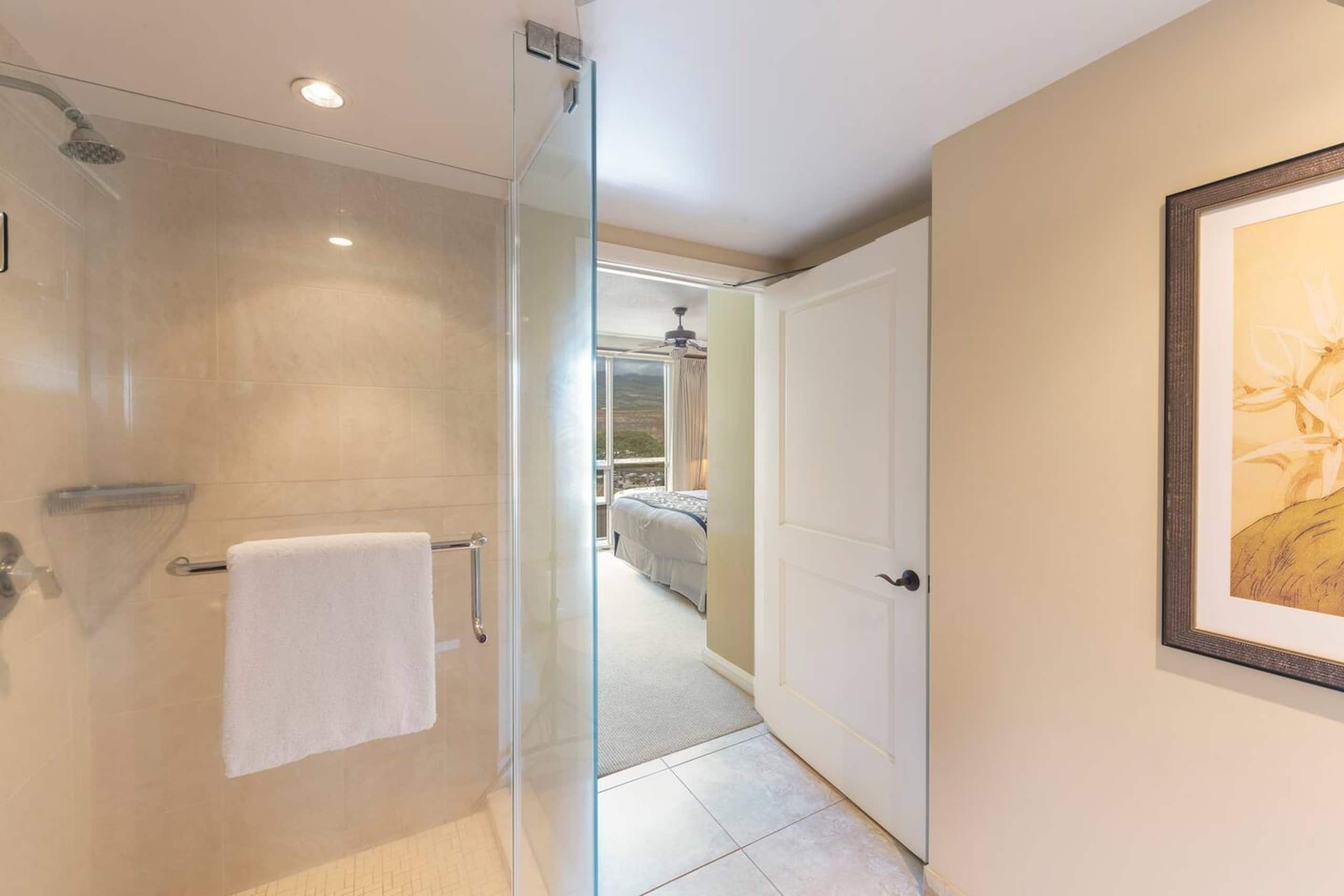 Condo in Lahaina · ★4.91 · 2 bedrooms · 3 beds · 2 baths - Image 24