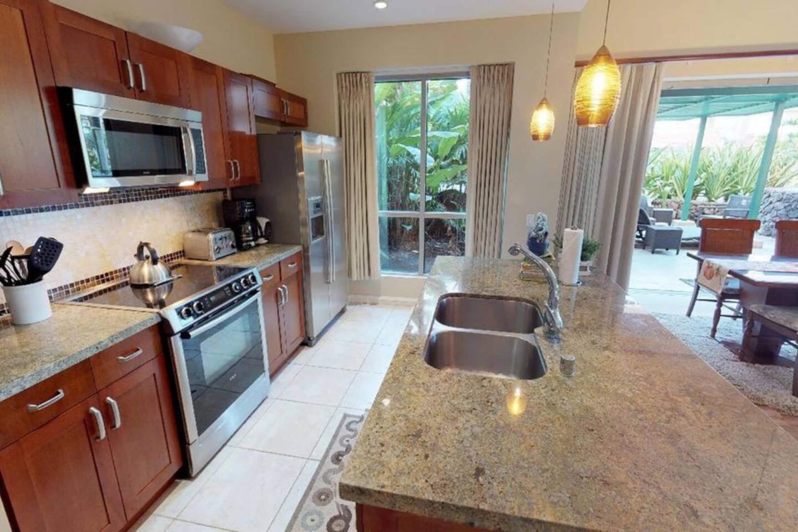 Condo in Lahaina · ★4.95 · 2 bedrooms · 3 beds · 2 baths - Image 10