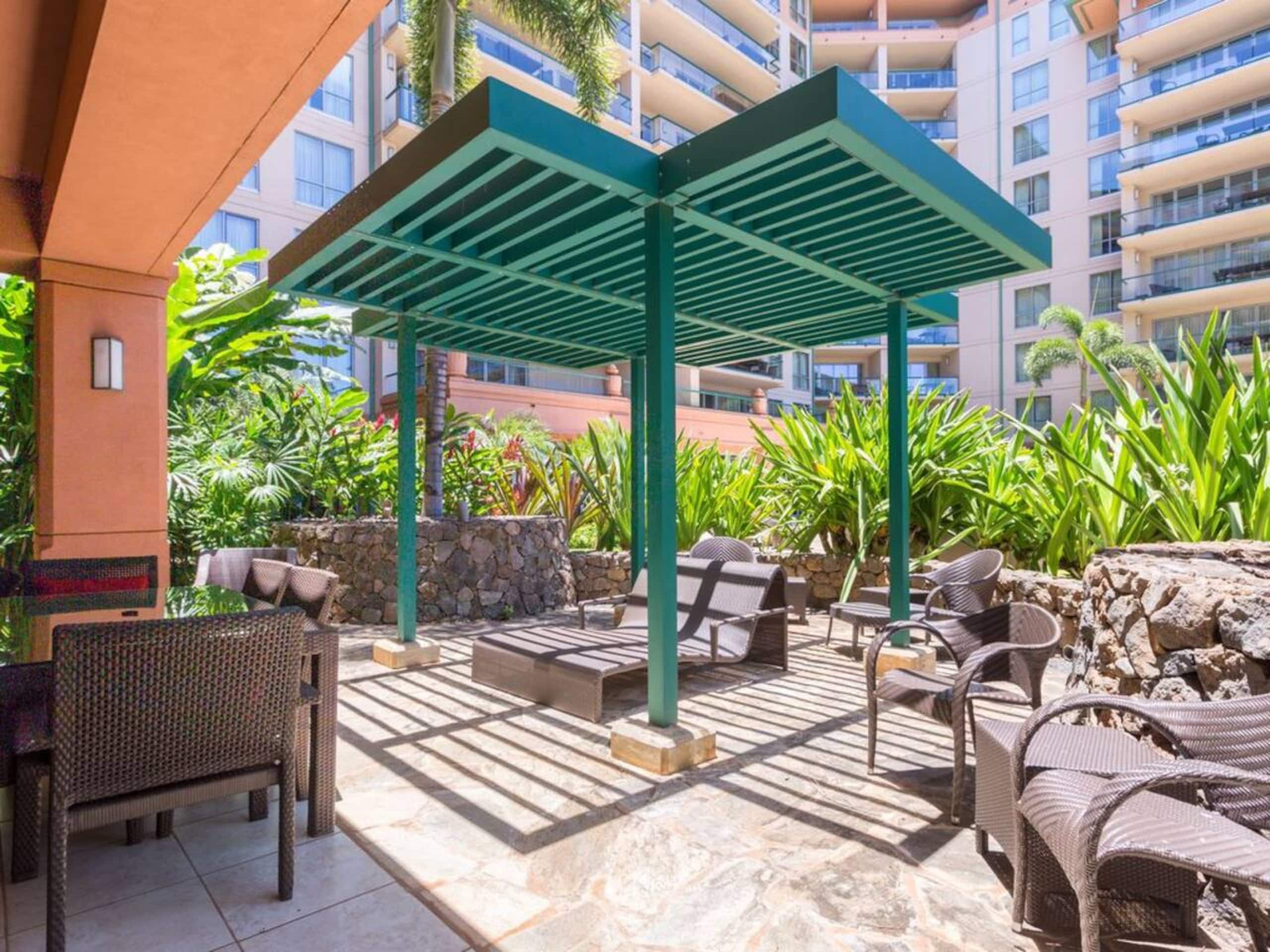 Condo in Lahaina · ★4.95 · 2 bedrooms · 3 beds · 2 baths - Image 35