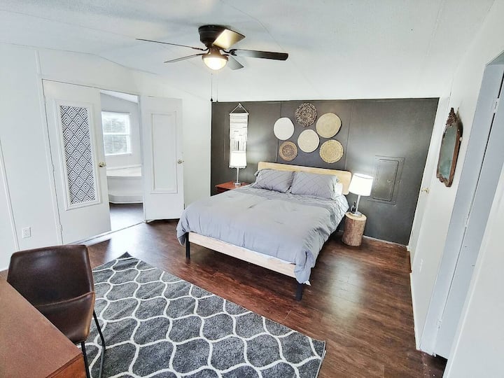 Master bedroom with en suite bathroom