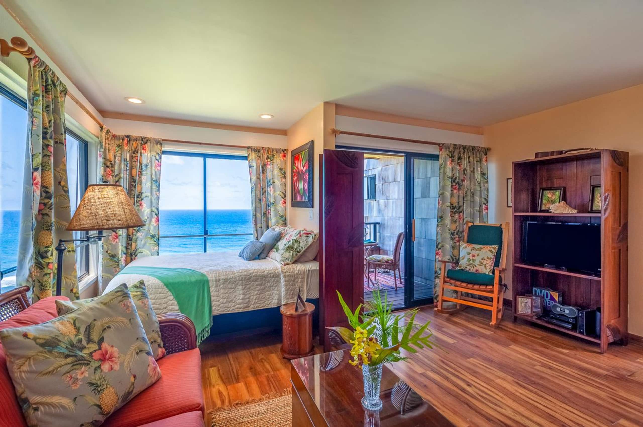 Condo in Princeville · ★4.72 · 1 bedroom · 2 beds · 1 private bath - Image 8