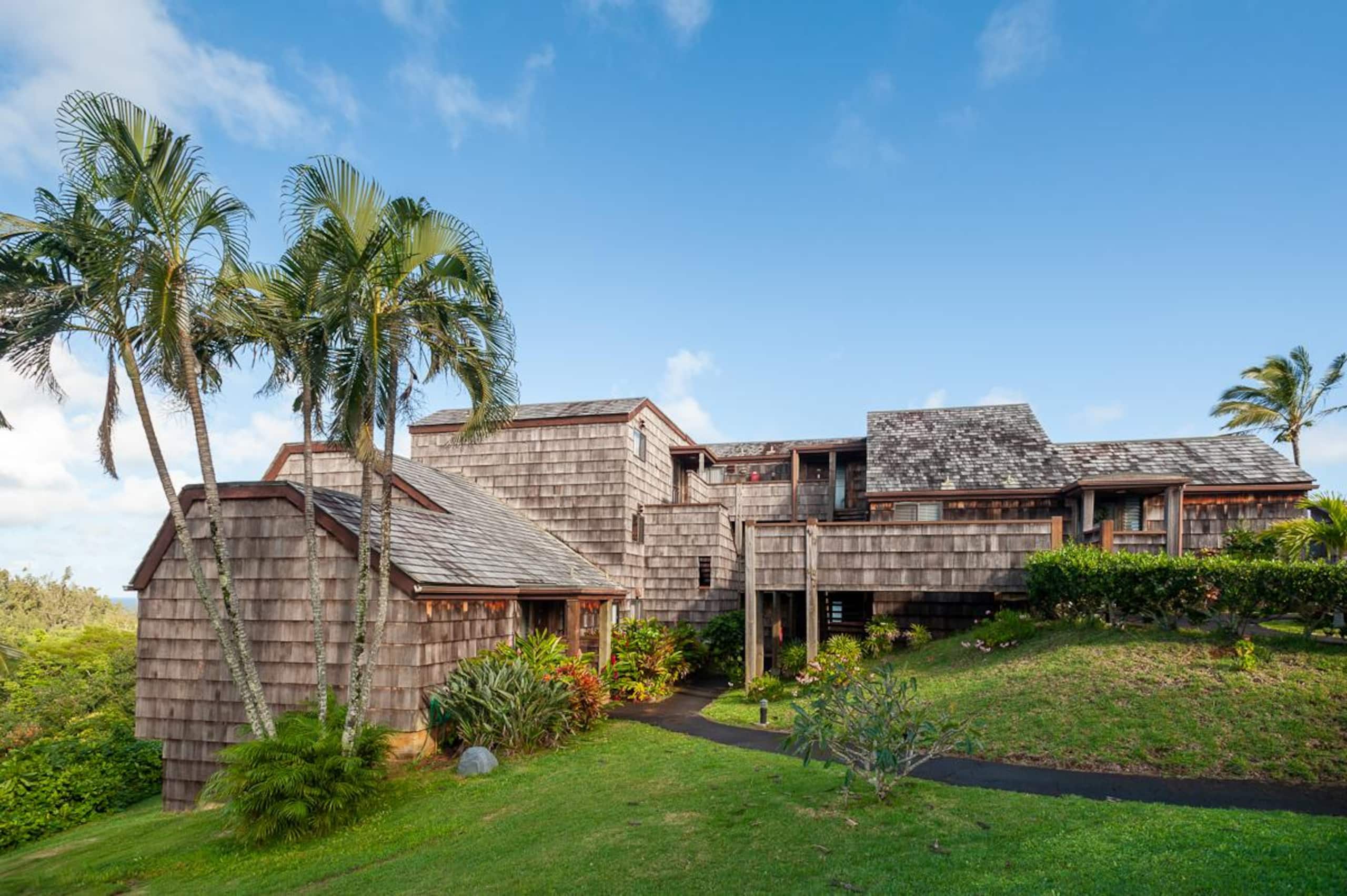 Condo in Princeville · ★4.72 · 1 bedroom · 2 beds · 1 private bath - Image 20