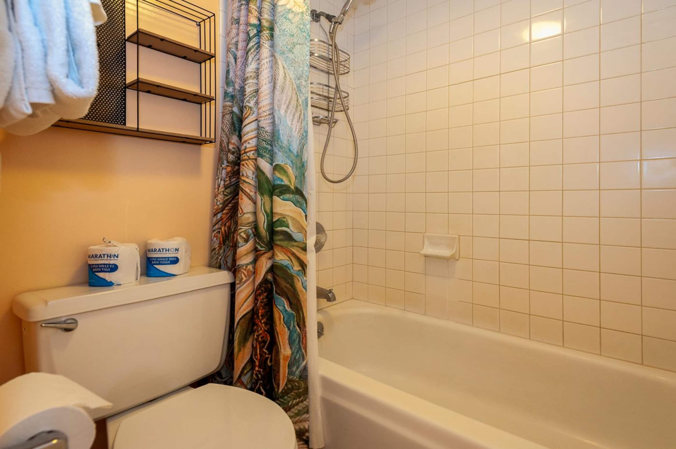 Condo in Princeville · ★4.72 · 1 bedroom · 2 beds · 1 private bath - Image 18
