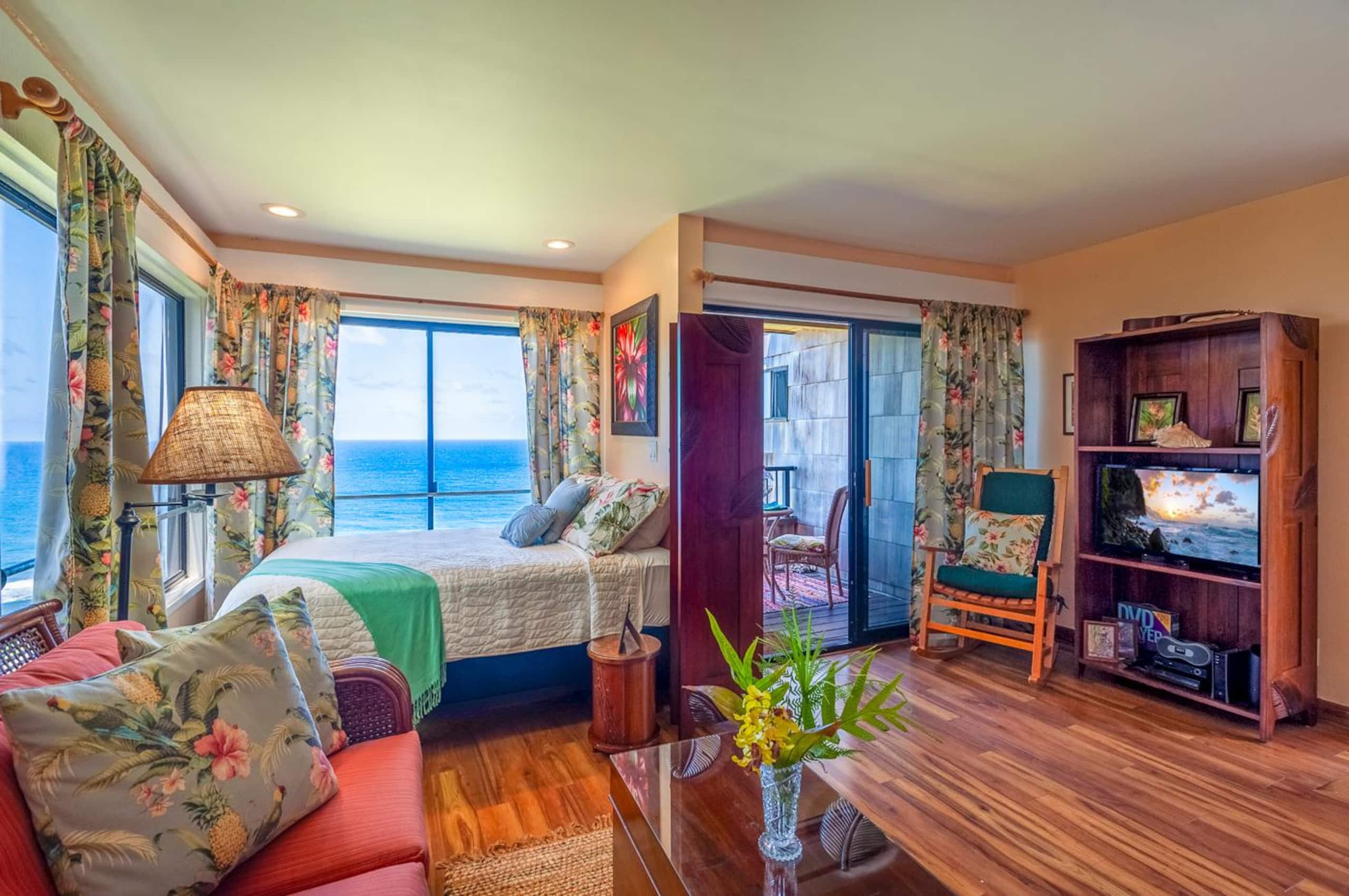 Condo in Princeville · ★4.72 · 1 bedroom · 2 beds · 1 private bath - Image 7