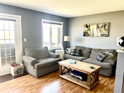 Popular Airbnb listing: Downtown 2b/2b Condo w/Balcony/Bbq/Laundry/View! in Wood Buffalo