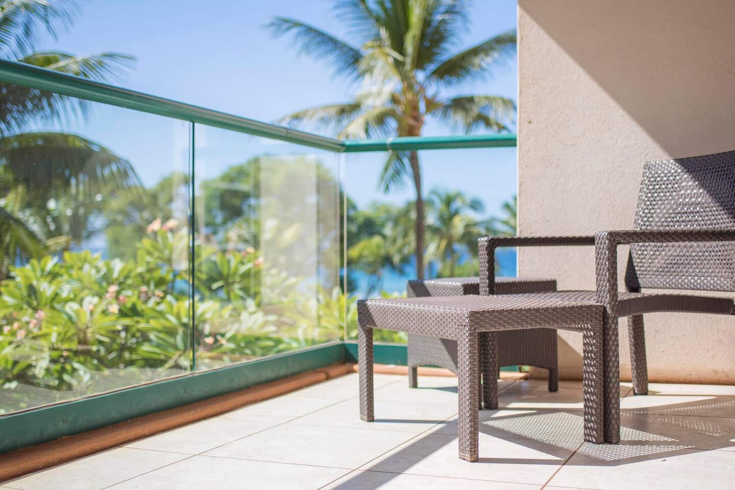 Condo in Lahaina · ★5.0 · 2 bedrooms · 3 beds · 2 baths - Image 2