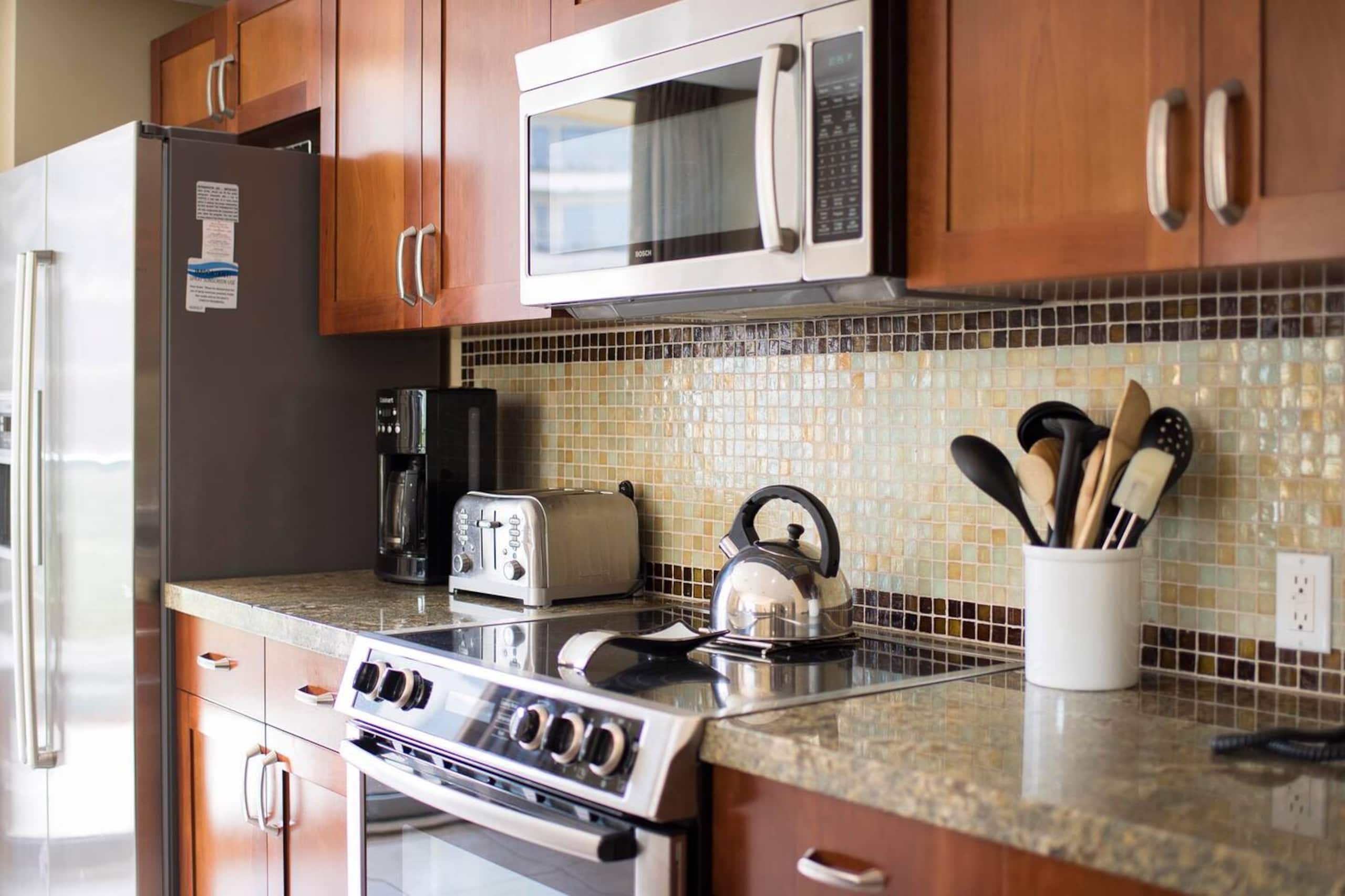 Condo in Lahaina · ★5.0 · 2 bedrooms · 3 beds · 2 baths - Image 11