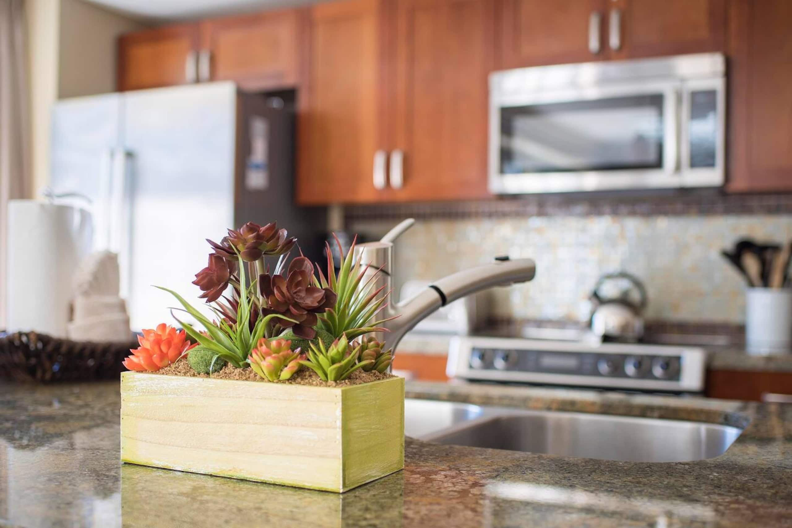Condo in Lahaina · ★5.0 · 2 bedrooms · 3 beds · 2 baths - Image 10