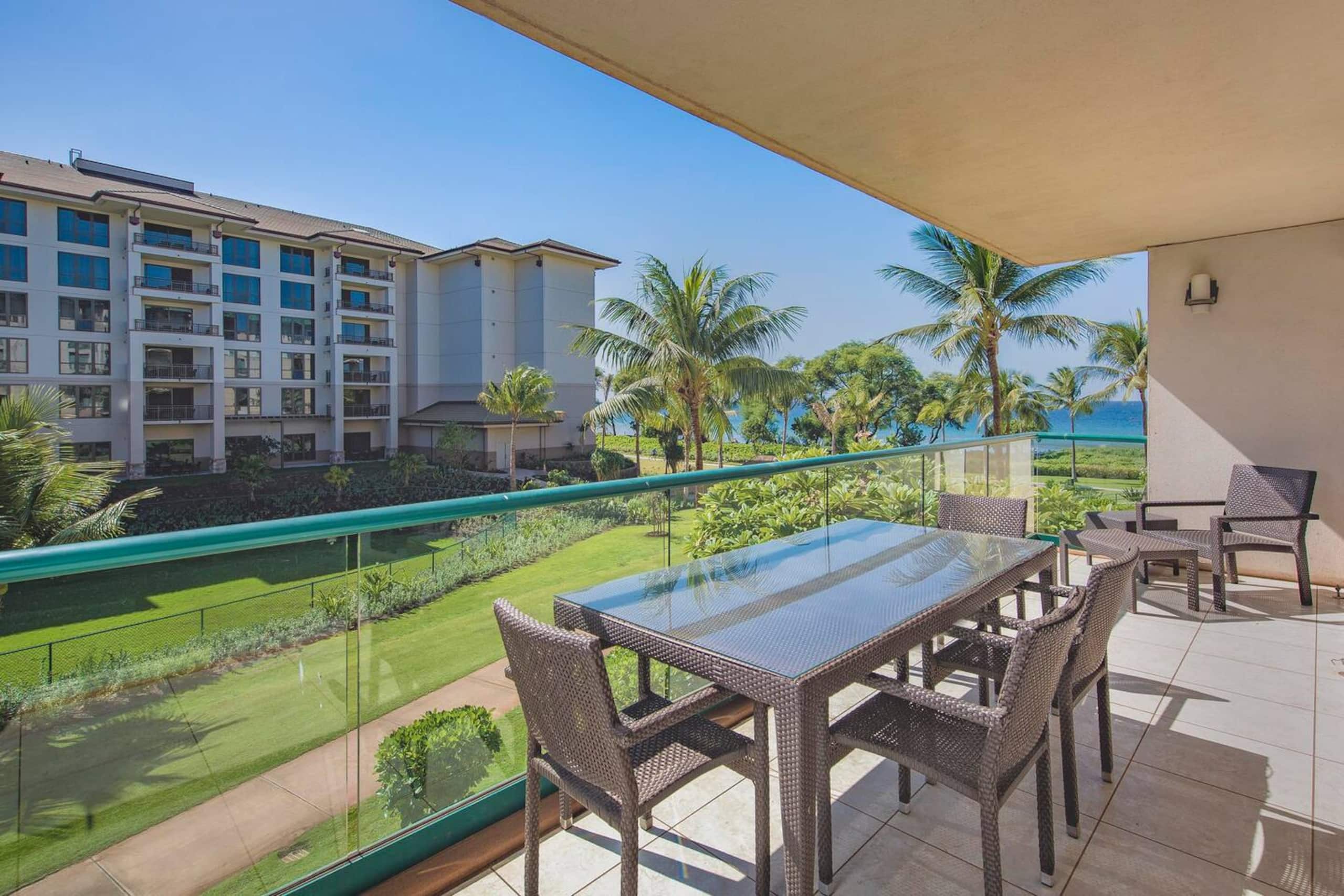 Condo in Lahaina · ★5.0 · 2 bedrooms · 3 beds · 2 baths - Image 3