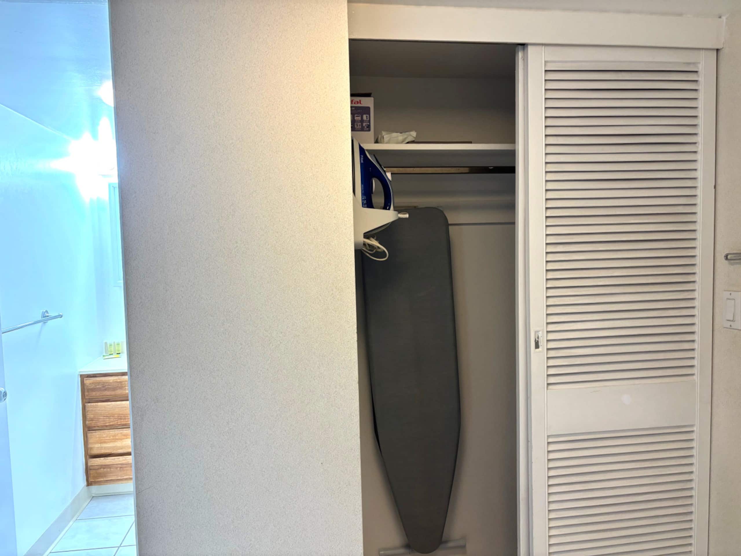 Condo in Honolulu · ★4.46 · 1 bedroom · 2 beds · 1 private bath - Image 13