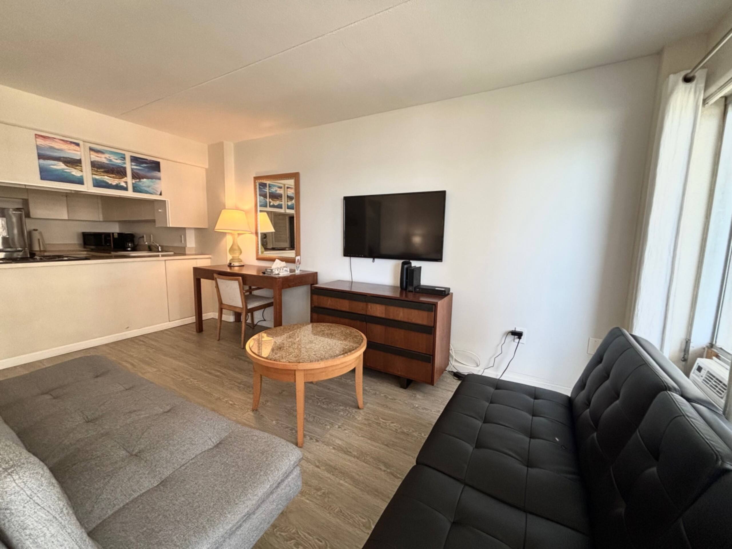 Condo in Honolulu · ★4.46 · 1 bedroom · 2 beds · 1 private bath - Image 16