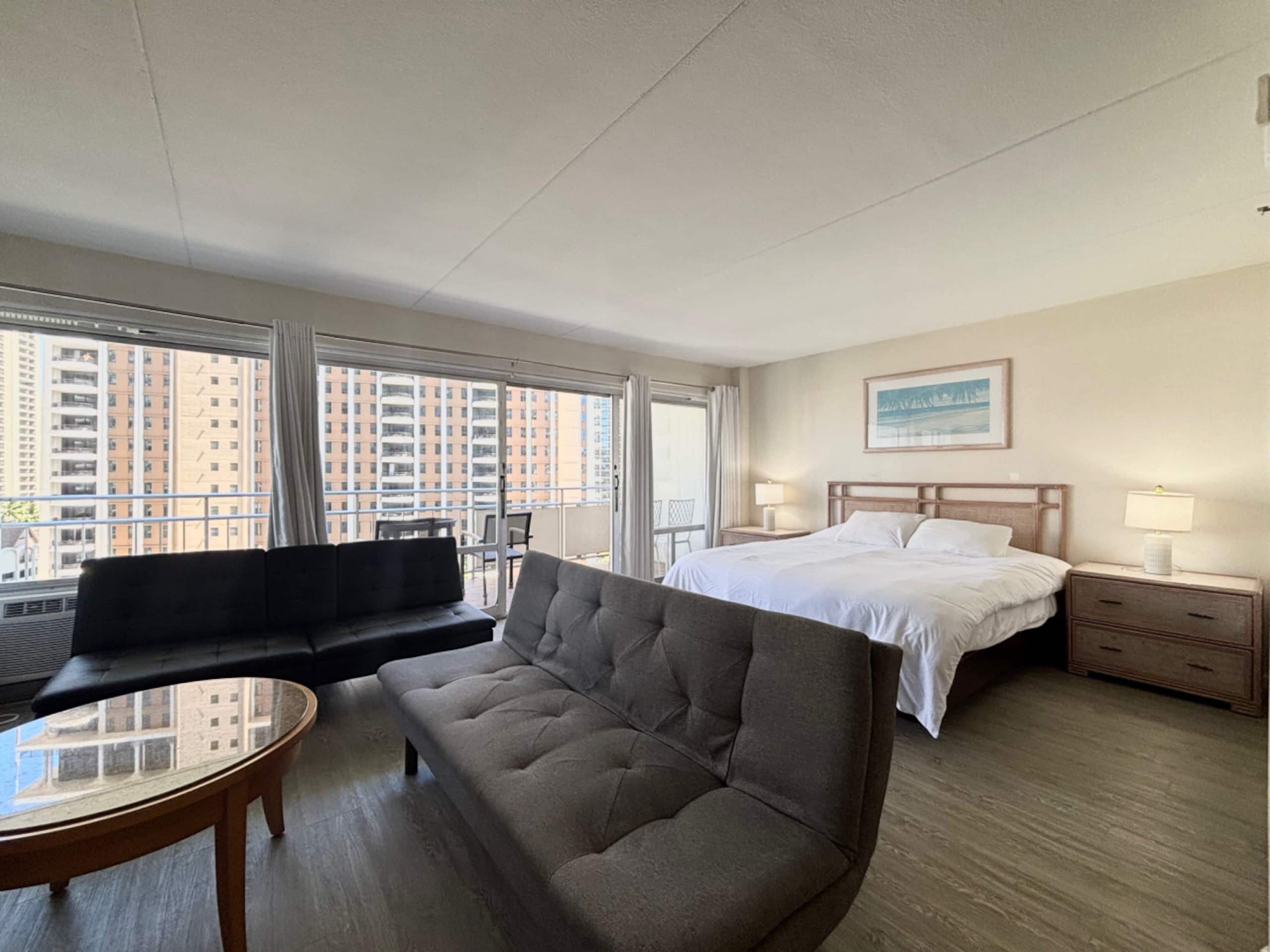 Condo in Honolulu · ★4.46 · 1 bedroom · 2 beds · 1 private bath - Image 1