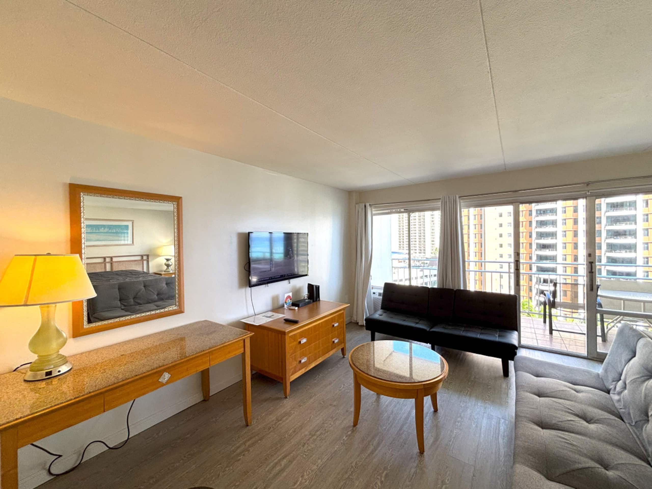 Condo in Honolulu · ★4.46 · 1 bedroom · 2 beds · 1 private bath - Image 19