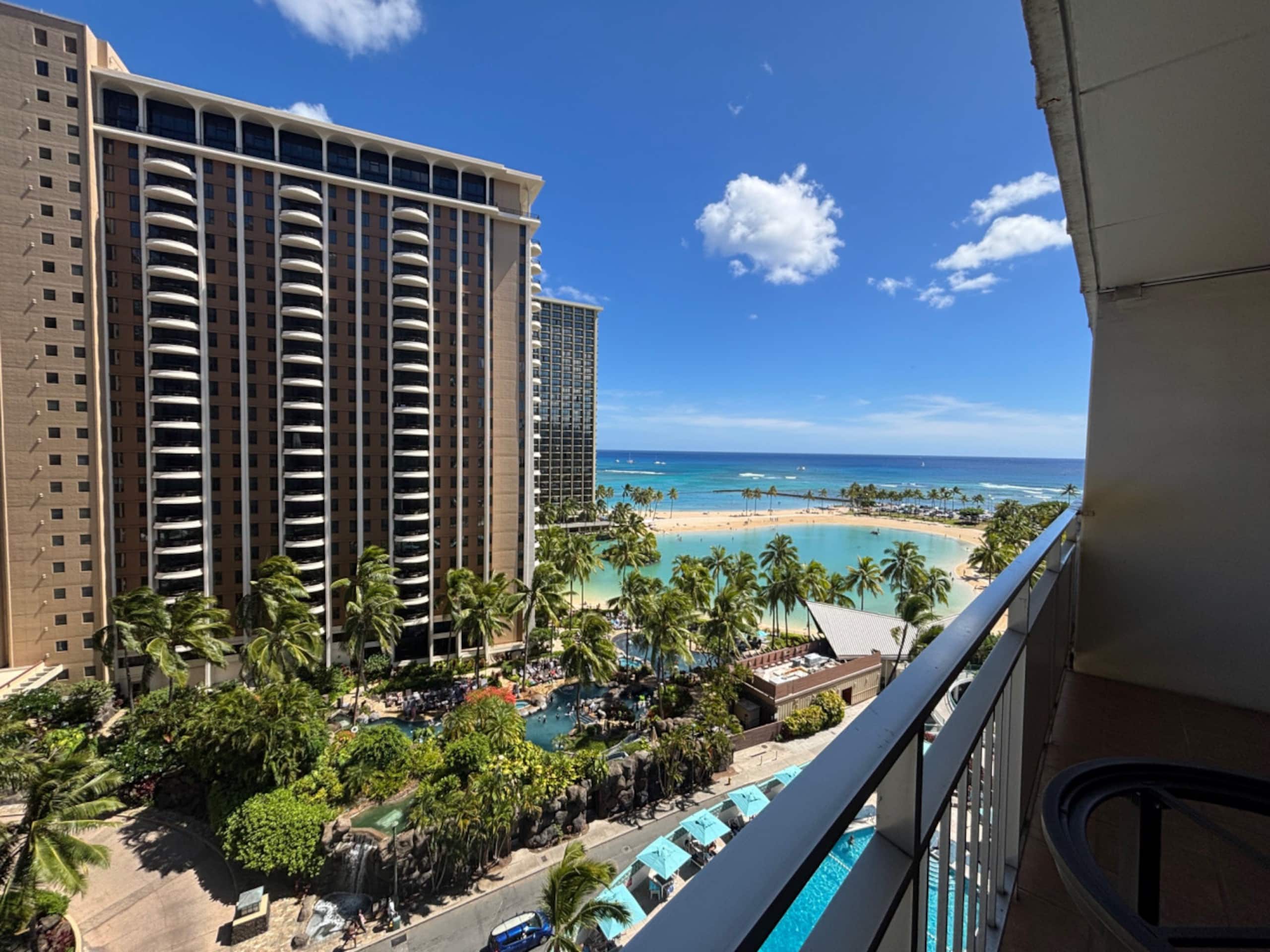 Condo in Honolulu · ★4.46 · 1 bedroom · 2 beds · 1 private bath - Image 11