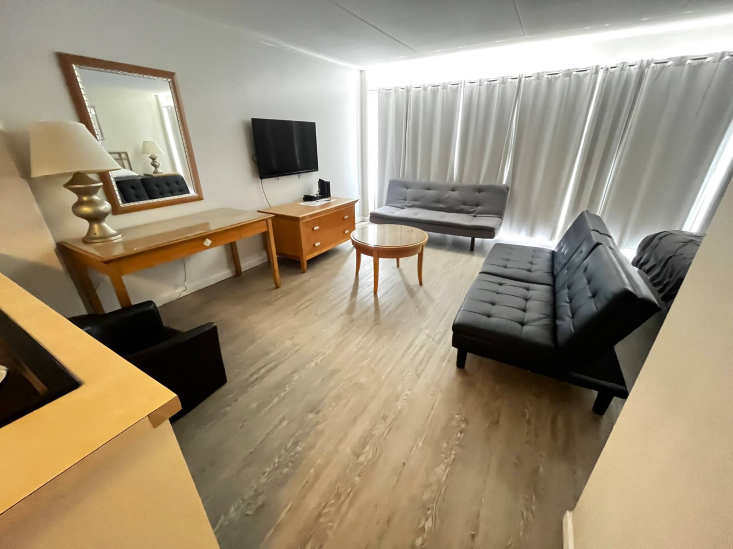 Condo in Honolulu · ★4.46 · 1 bedroom · 2 beds · 1 private bath - Image 24