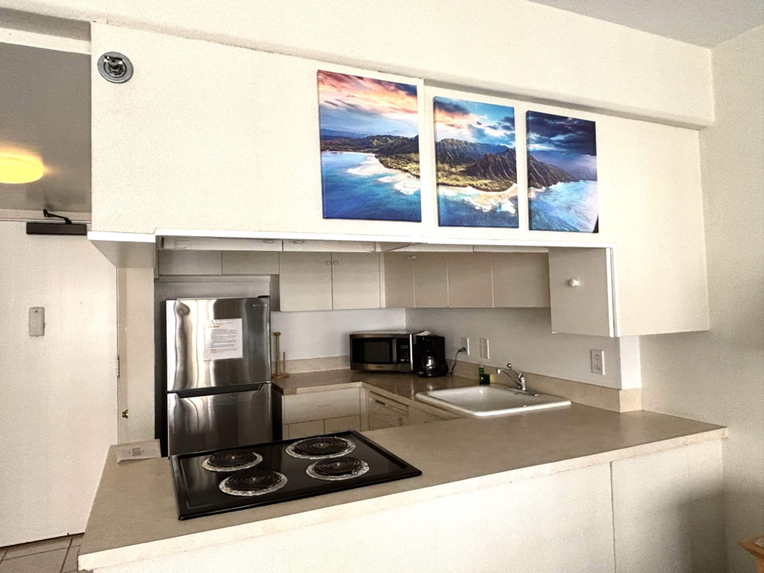 Condo in Honolulu · ★4.46 · 1 bedroom · 2 beds · 1 private bath - Image 9