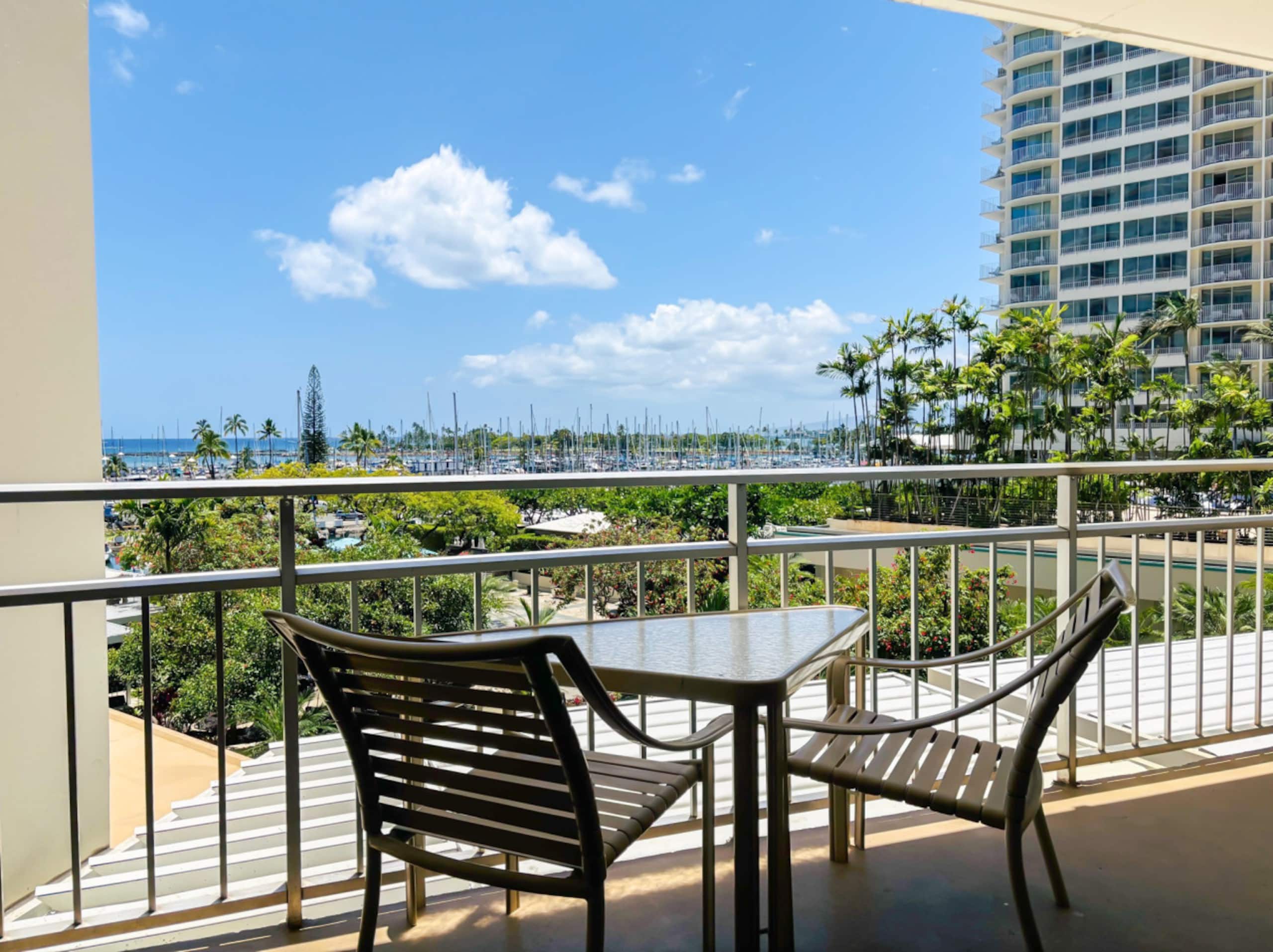 Condo in Honolulu · ★4.56 · 1 bedroom · 2 beds · 1 private bath - Image 1