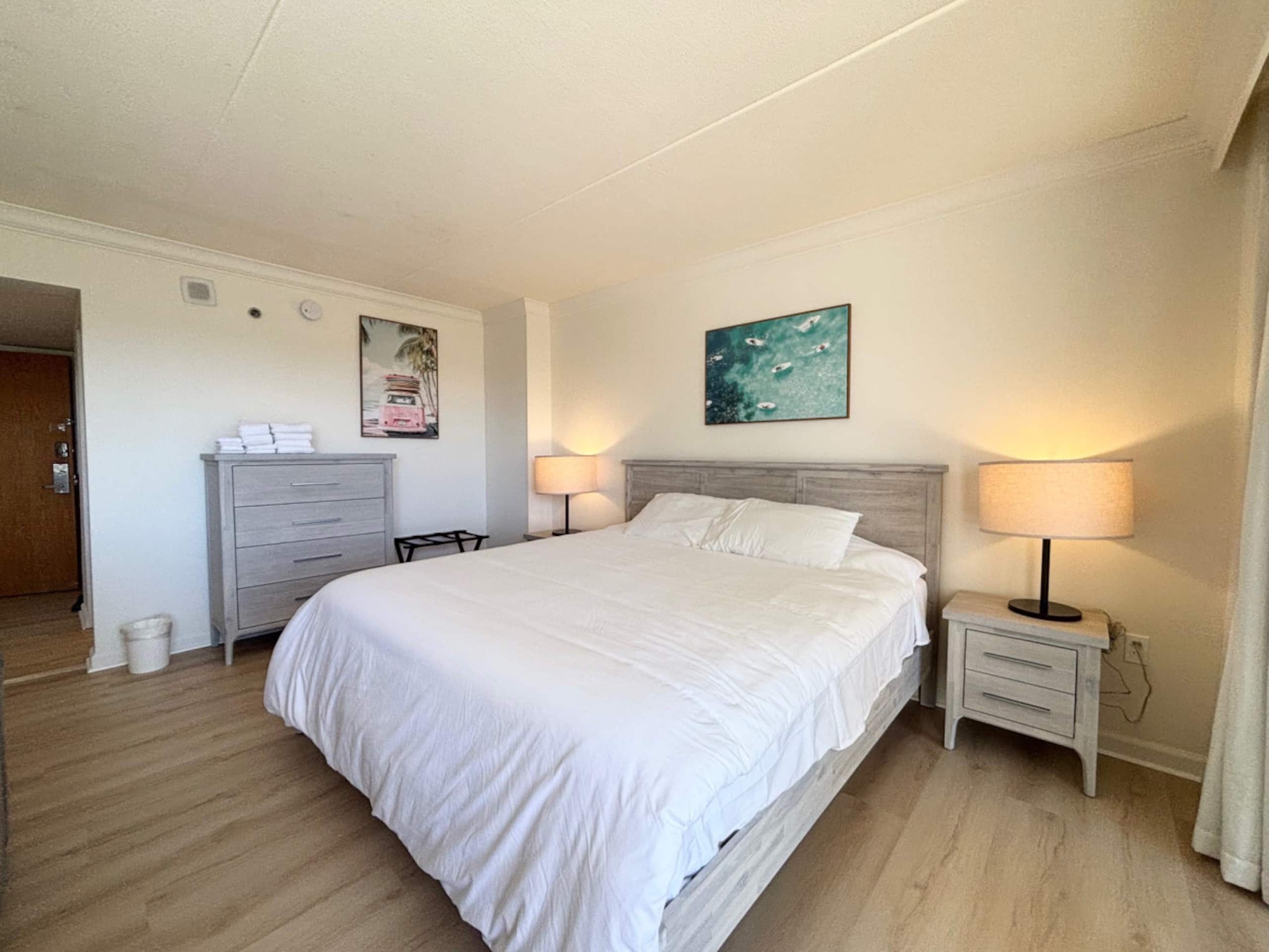 Condo in Honolulu · ★4.56 · 1 bedroom · 2 beds · 1 private bath - Image 19