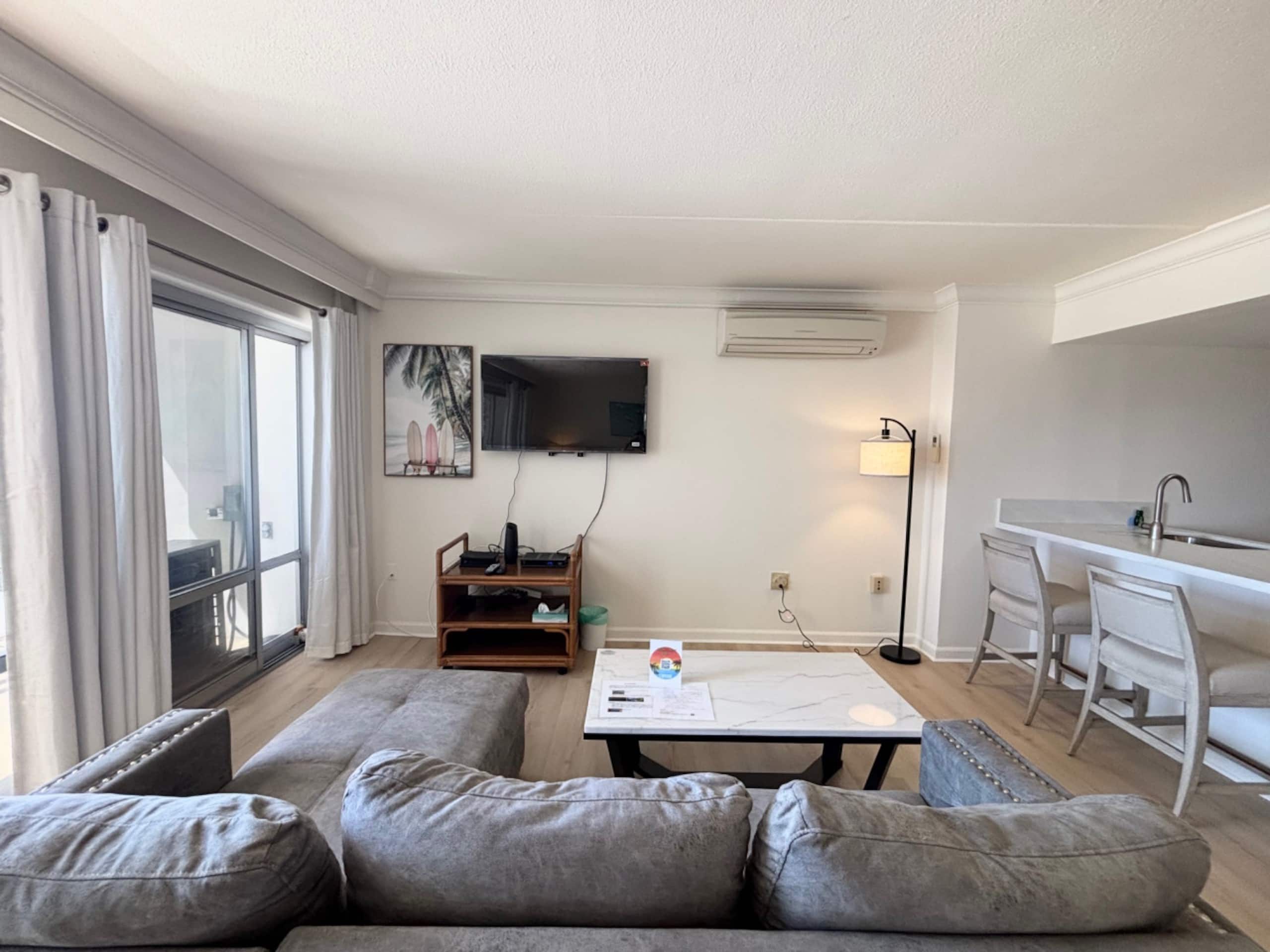 Condo in Honolulu · ★4.56 · 1 bedroom · 2 beds · 1 private bath - Image 6