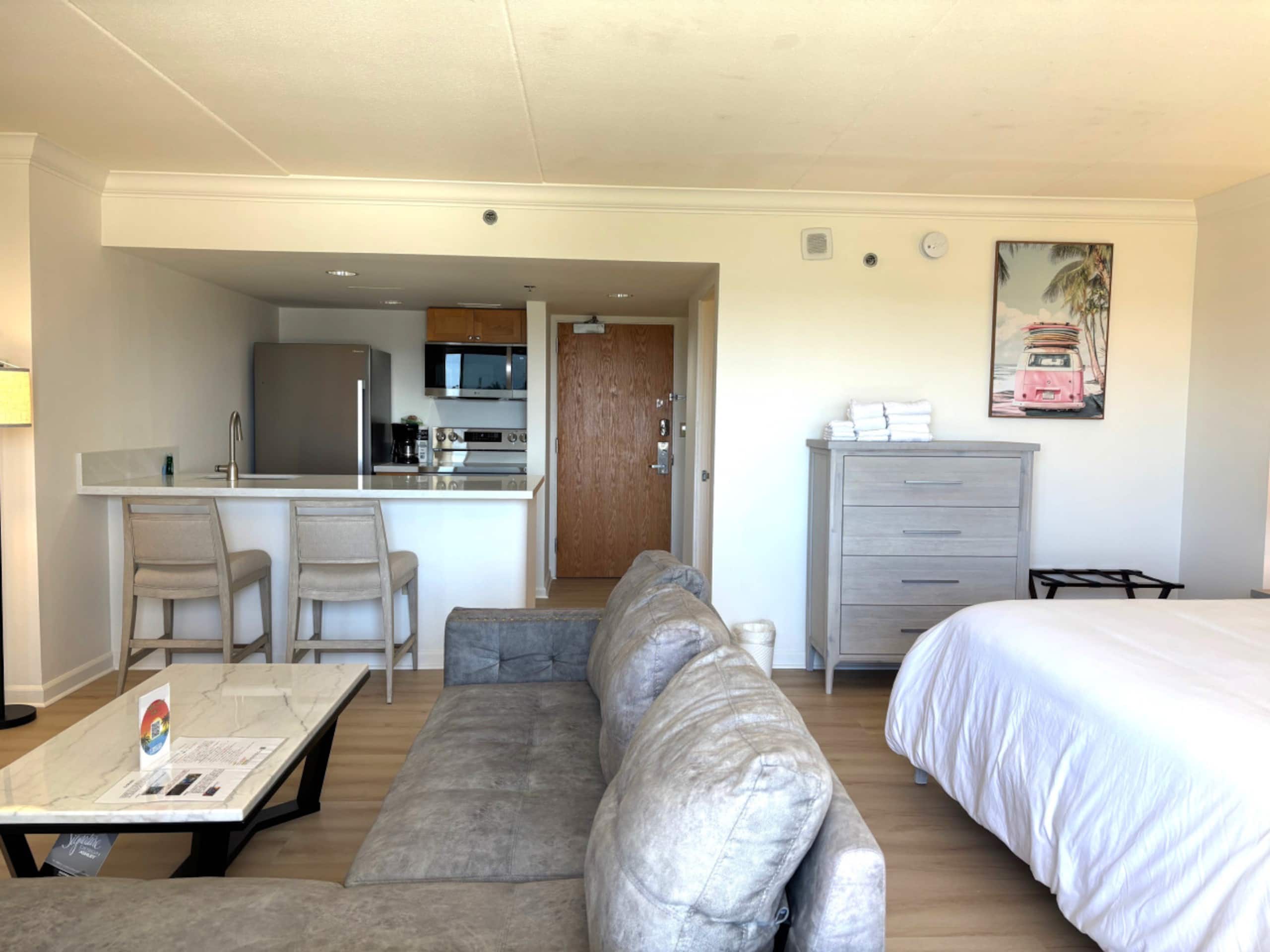 Condo in Honolulu · ★4.56 · 1 bedroom · 2 beds · 1 private bath - Image 17