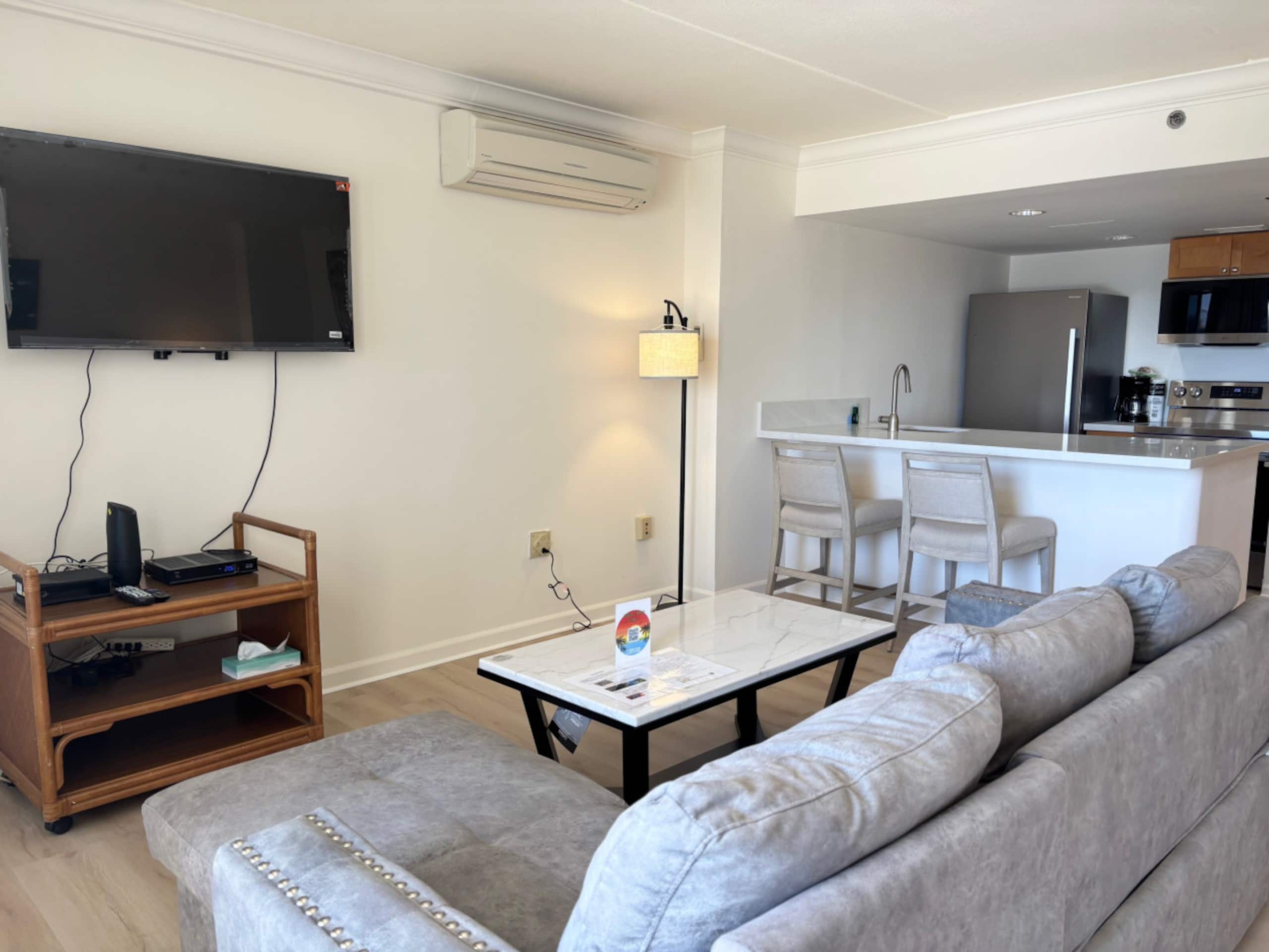 Condo in Honolulu · ★4.56 · 1 bedroom · 2 beds · 1 private bath - Image 2