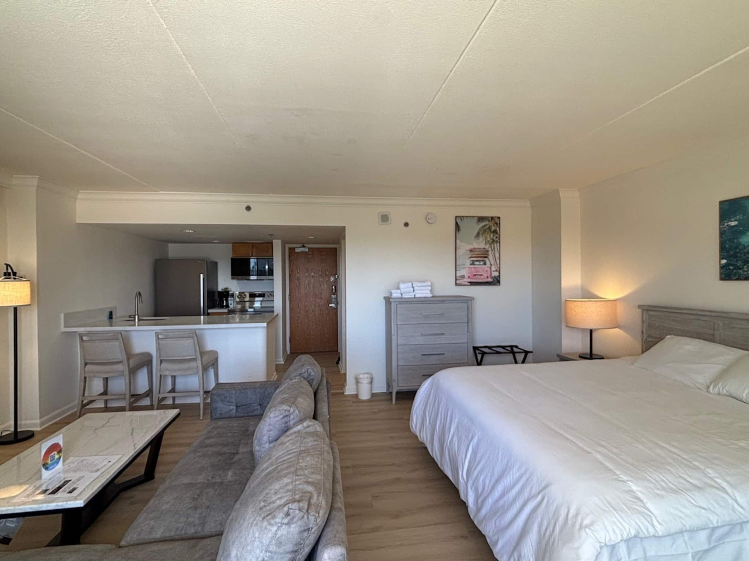 Condo in Honolulu · ★4.56 · 1 bedroom · 2 beds · 1 private bath - Image 20