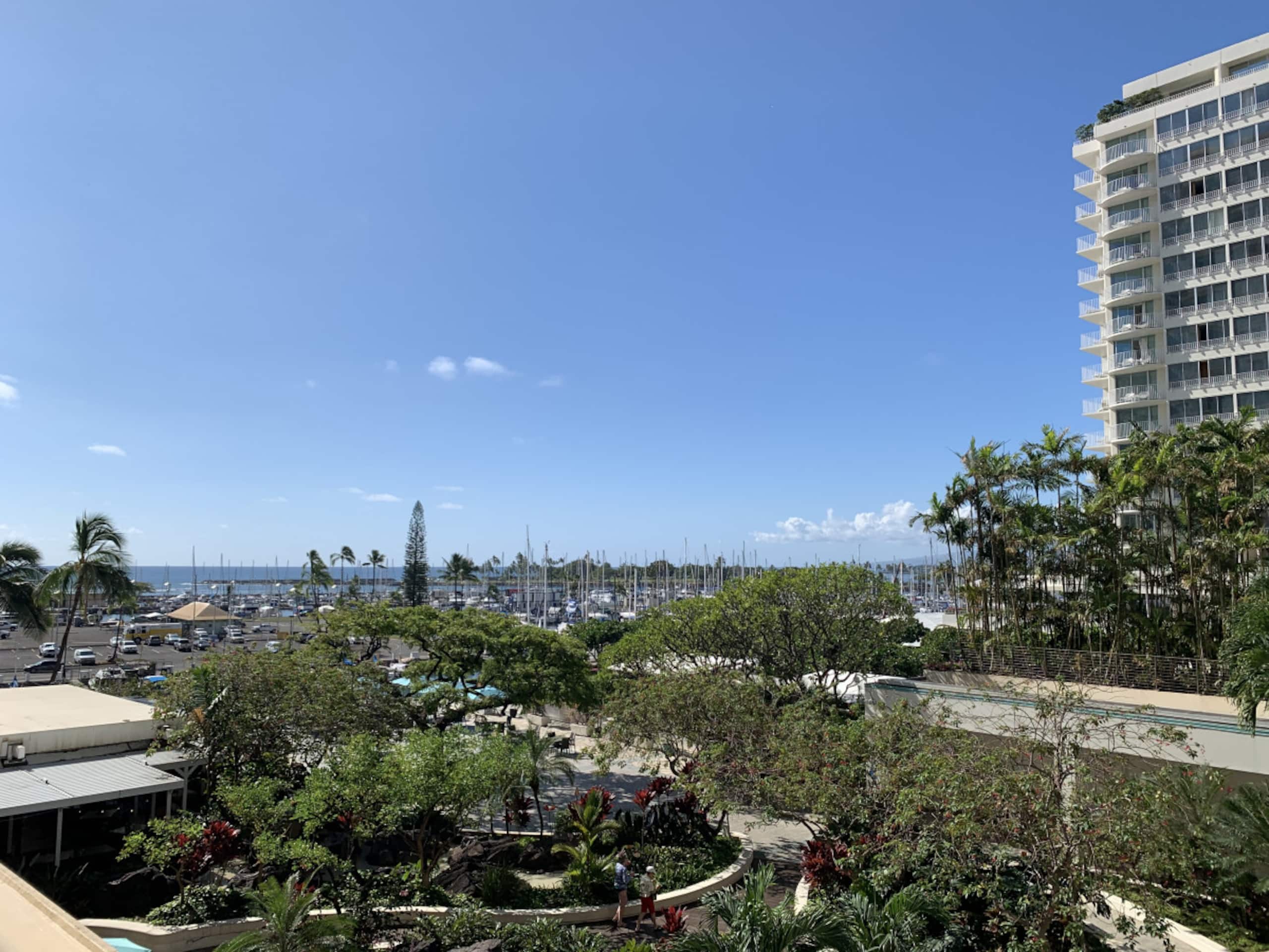 Condo in Honolulu · ★4.56 · 1 bedroom · 2 beds · 1 private bath - Image 14