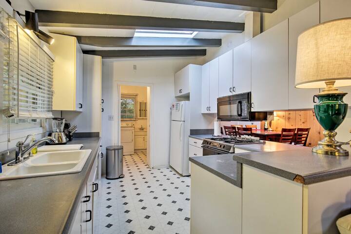 Walk to La Jolla Beach: Expansive 2-Home Escape! gallery image 5