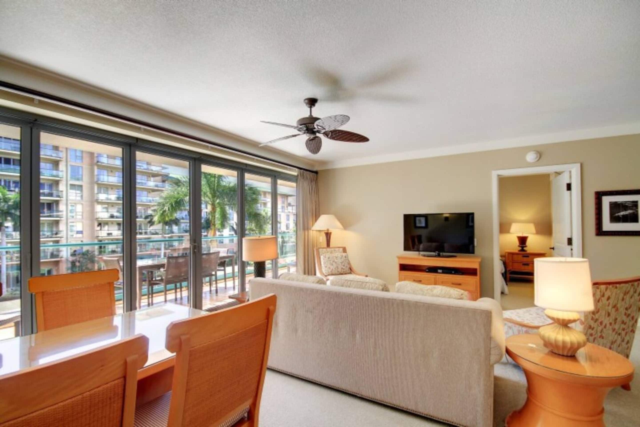 Condo in Lahaina · ★4.91 · 2 bedrooms · 3 beds · 2 baths - Image 15