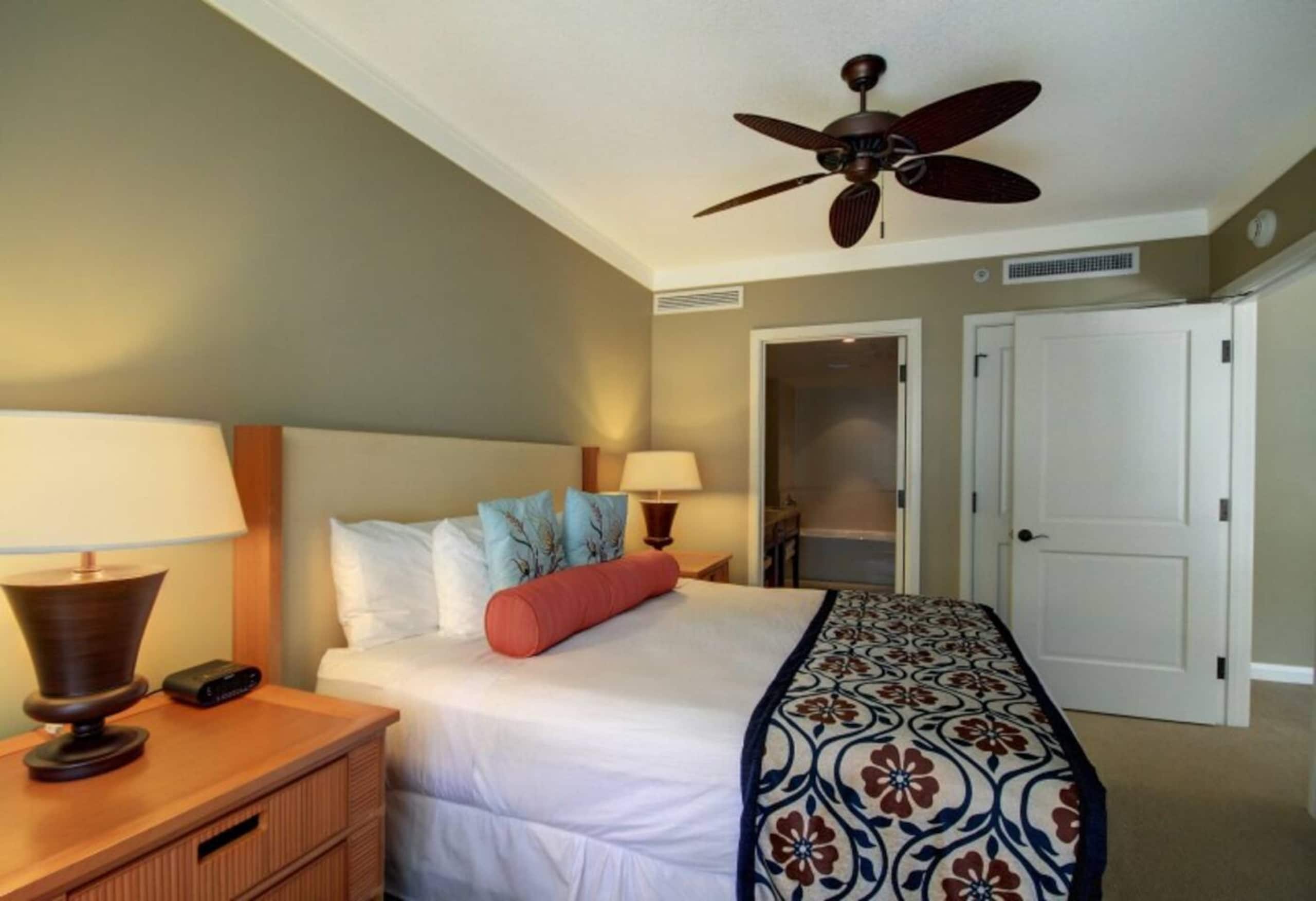 Condo in Lahaina · ★4.91 · 2 bedrooms · 3 beds · 2 baths - Image 21