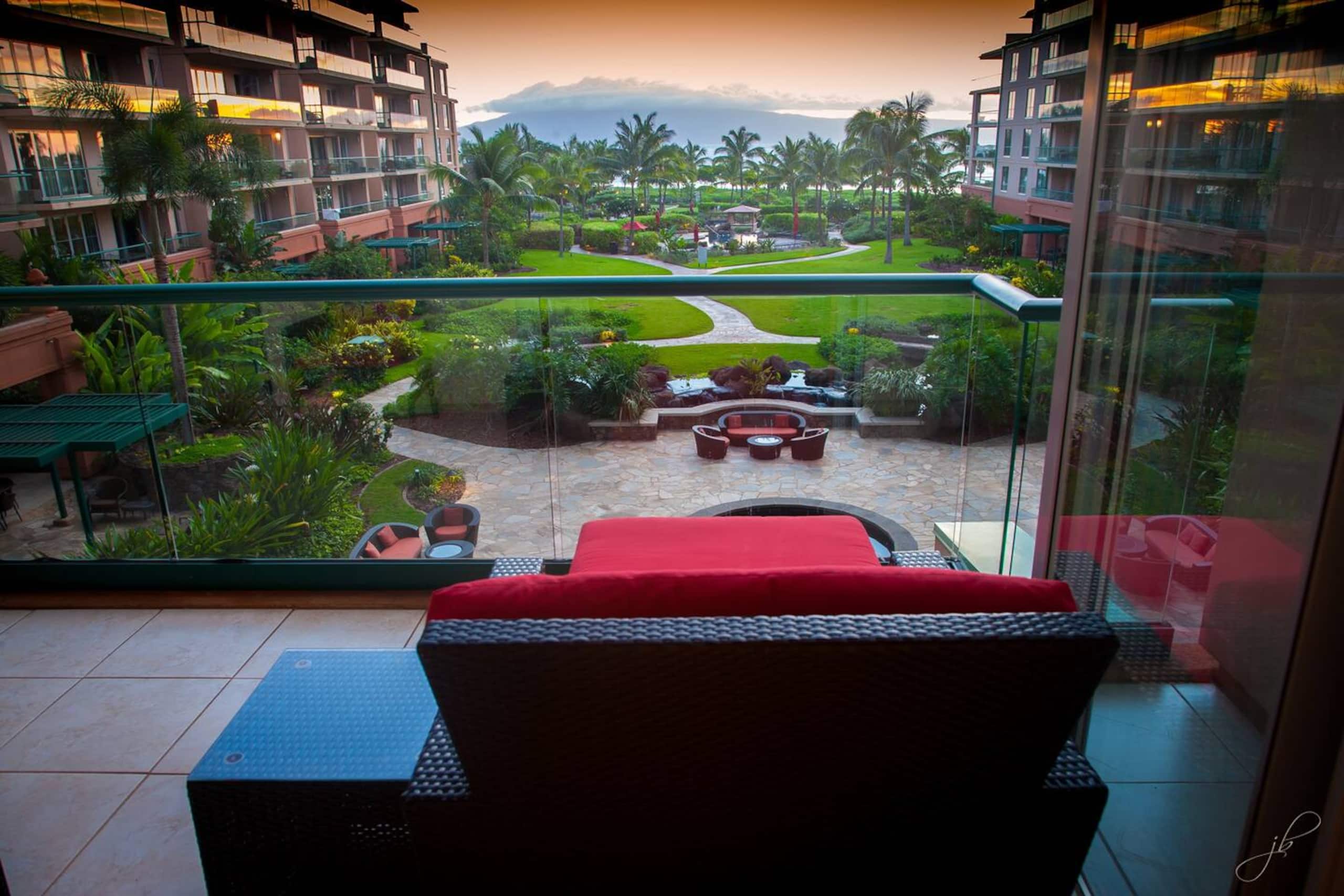 Condo in Lahaina · ★4.8 · 3 bedrooms · 4 beds · 3 baths - Image 1
