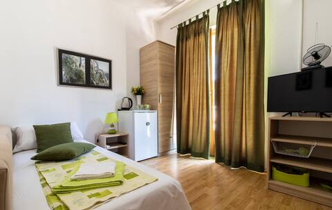 Rooms Bačić - Single Room with Terrace