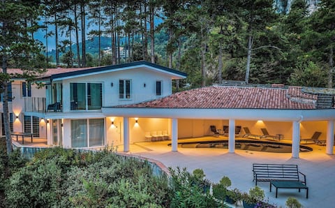 Villa Abetaia With Pool And Lake View