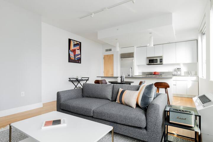 Blueground | Midtown W, gym, pool, w/d gallery image 3