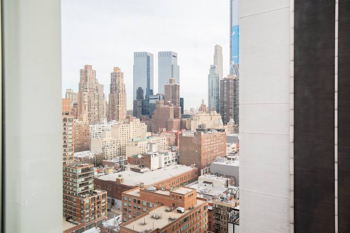 Blueground | Midtown W, gym, pool, w/d gallery image 4