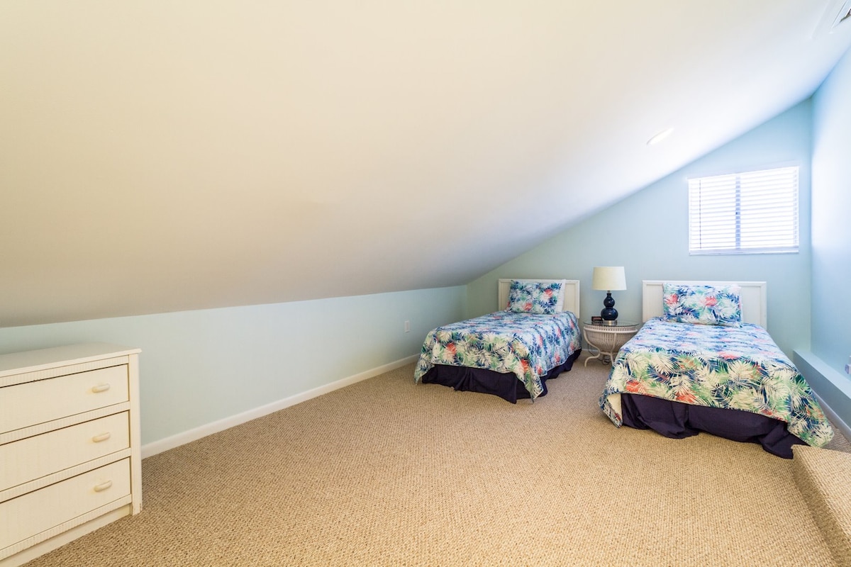 Ლოფტის ოთახის ხედი 1