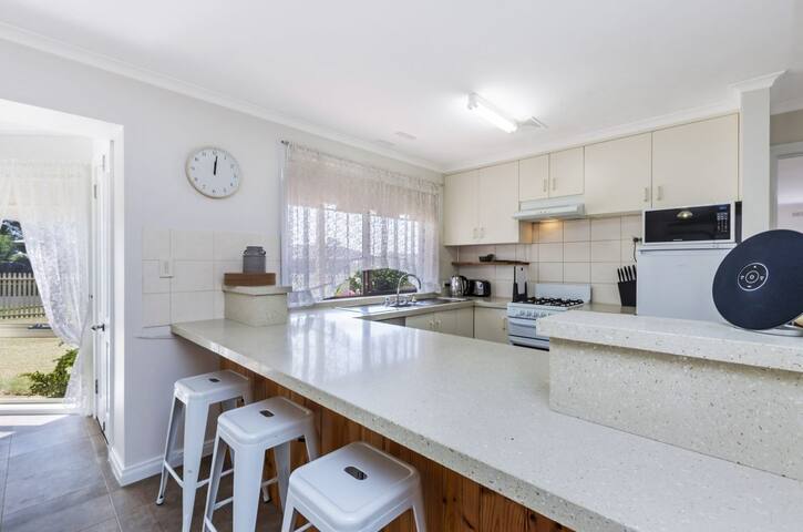 Rose Retreat gallery image 5