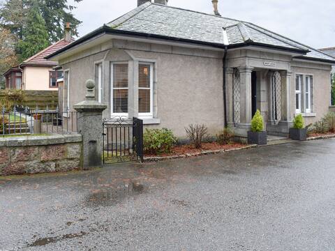 West Lodge