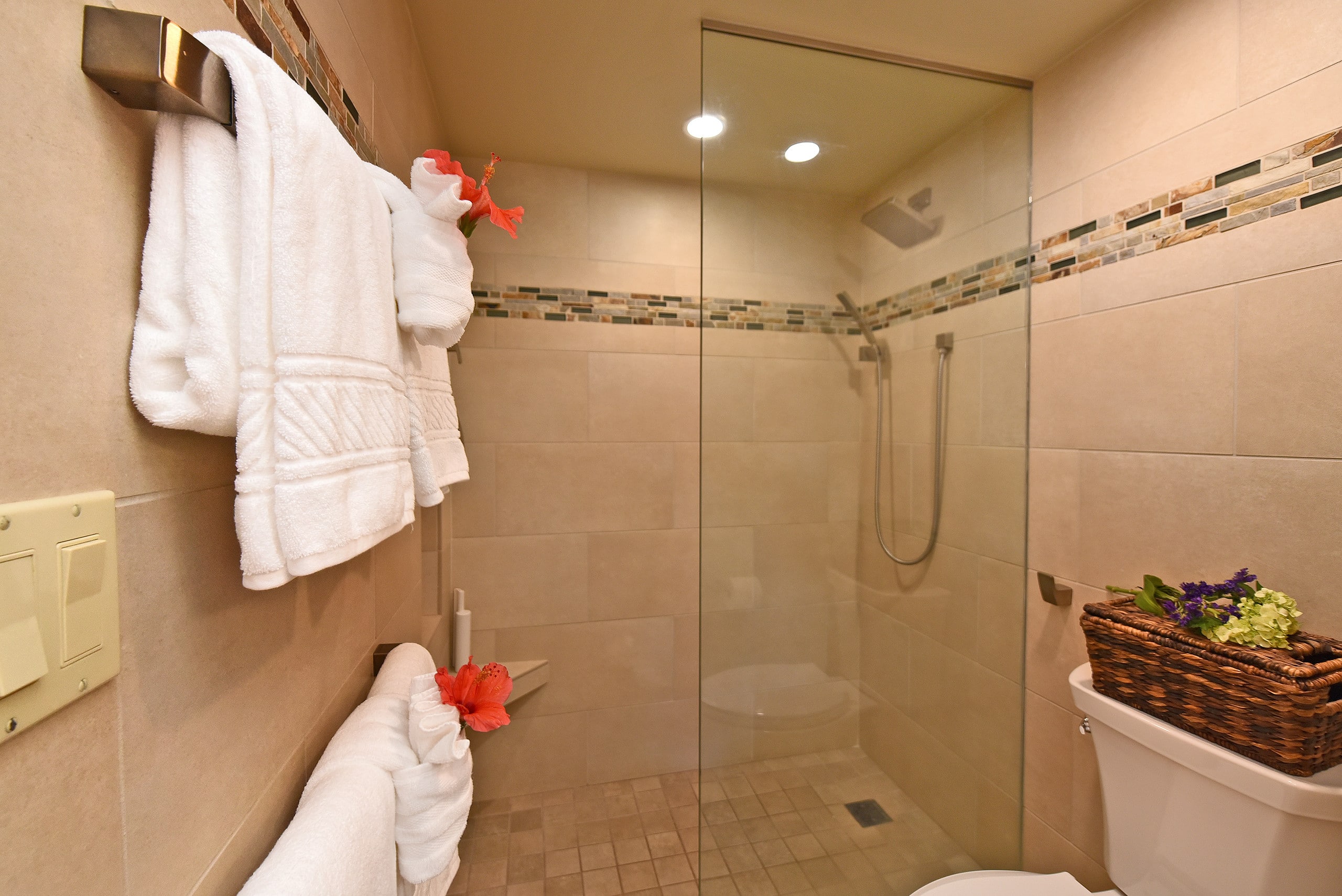 Condo in Lahaina · ★5.0 · 2 bedrooms · 3 beds · 2 baths - Image 18