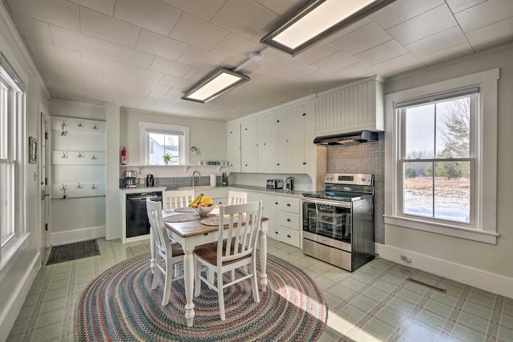 Near Lakes, Bay & Trails! Historic Waldoboro Gem