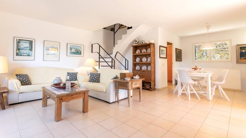 Homer 2 – – attached house with private garden-Lla gallery image 3