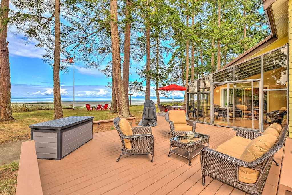 Spectacular 4 Bedroom Beach Front Vacation Home