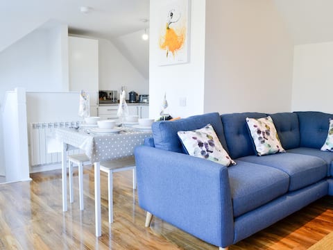 3 Old Posting Stables