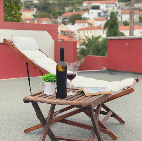 Casa Carmo Alexandre! Your Modern-Medieval Getaway