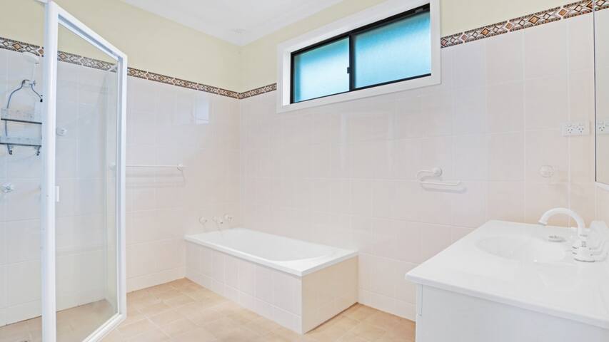 51 The Boulevarde Hawks Nest gallery image 5