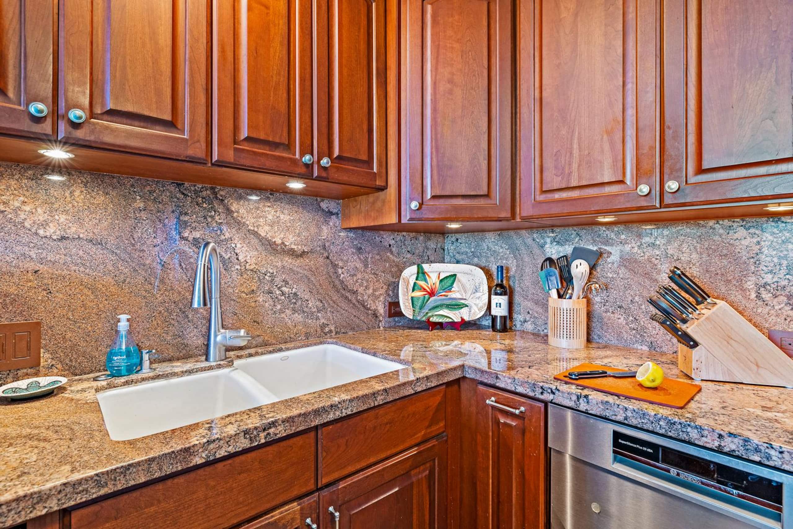 Condo in Kihei · ★4.98 · 1 bedroom · 2 beds · 1 bath - Image 11