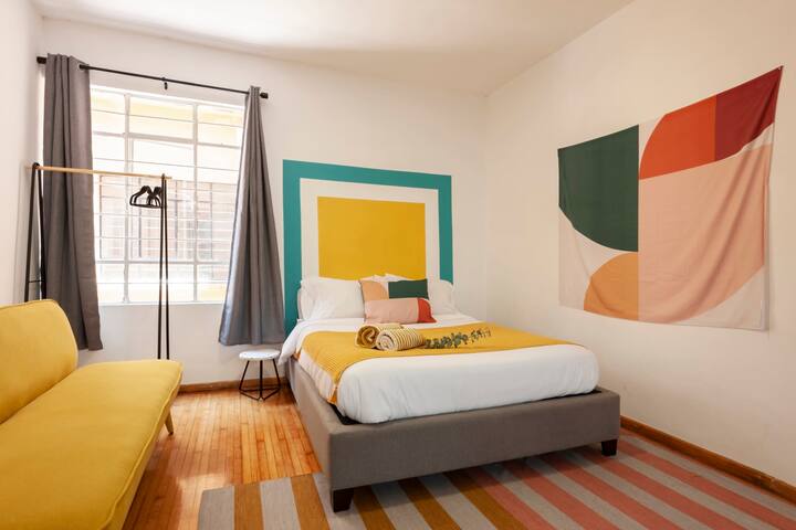 Luminous Spacious Condesa Apt Walk to Parks gallery image 3